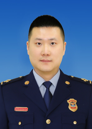 顧   磊